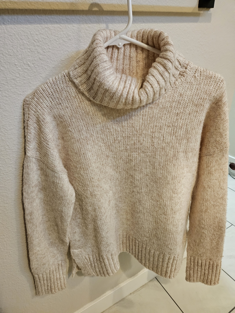 Banana Republic Cream Ribbed Turtleneck Sweater